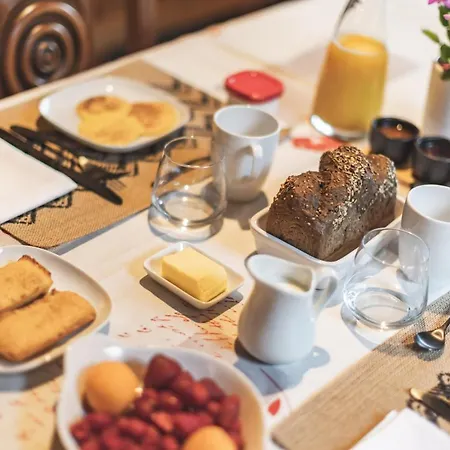 Ourea Oda ve Kahvaltı 3*